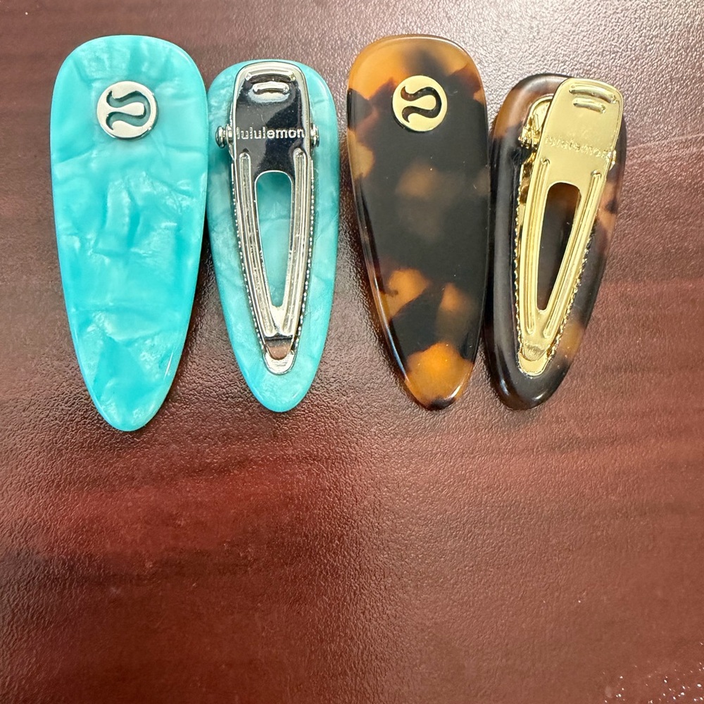 lululemon athletica Blue and Tortoise Hair Clips